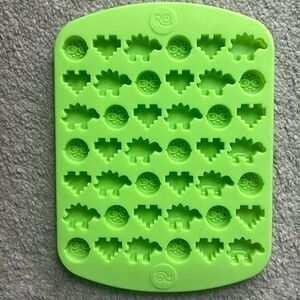 RO Silicone Mold with Dinosaurs 🦖 Smiley Faces and Hearts